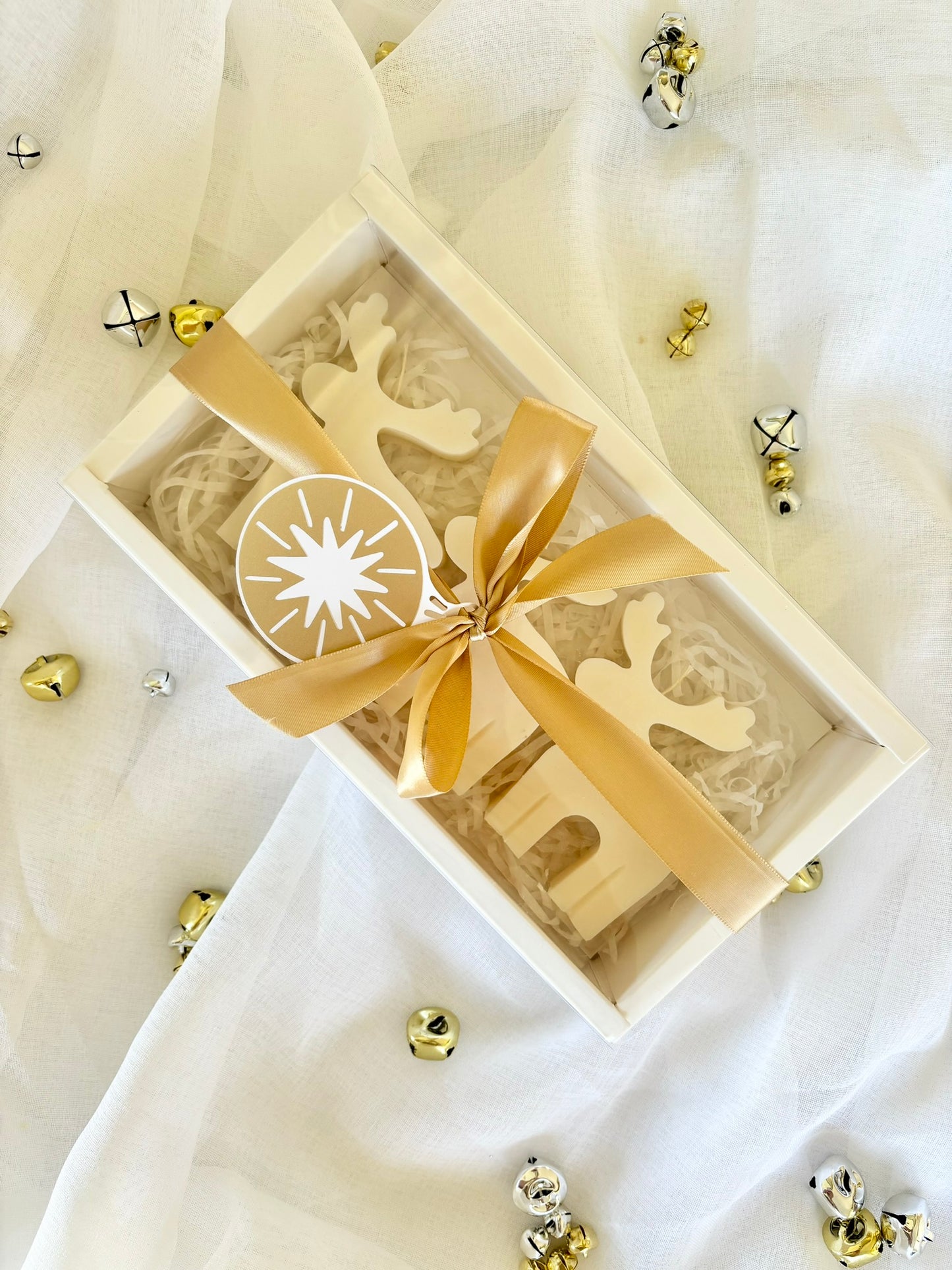 Reindeer Sculptural Candle Gift Pack